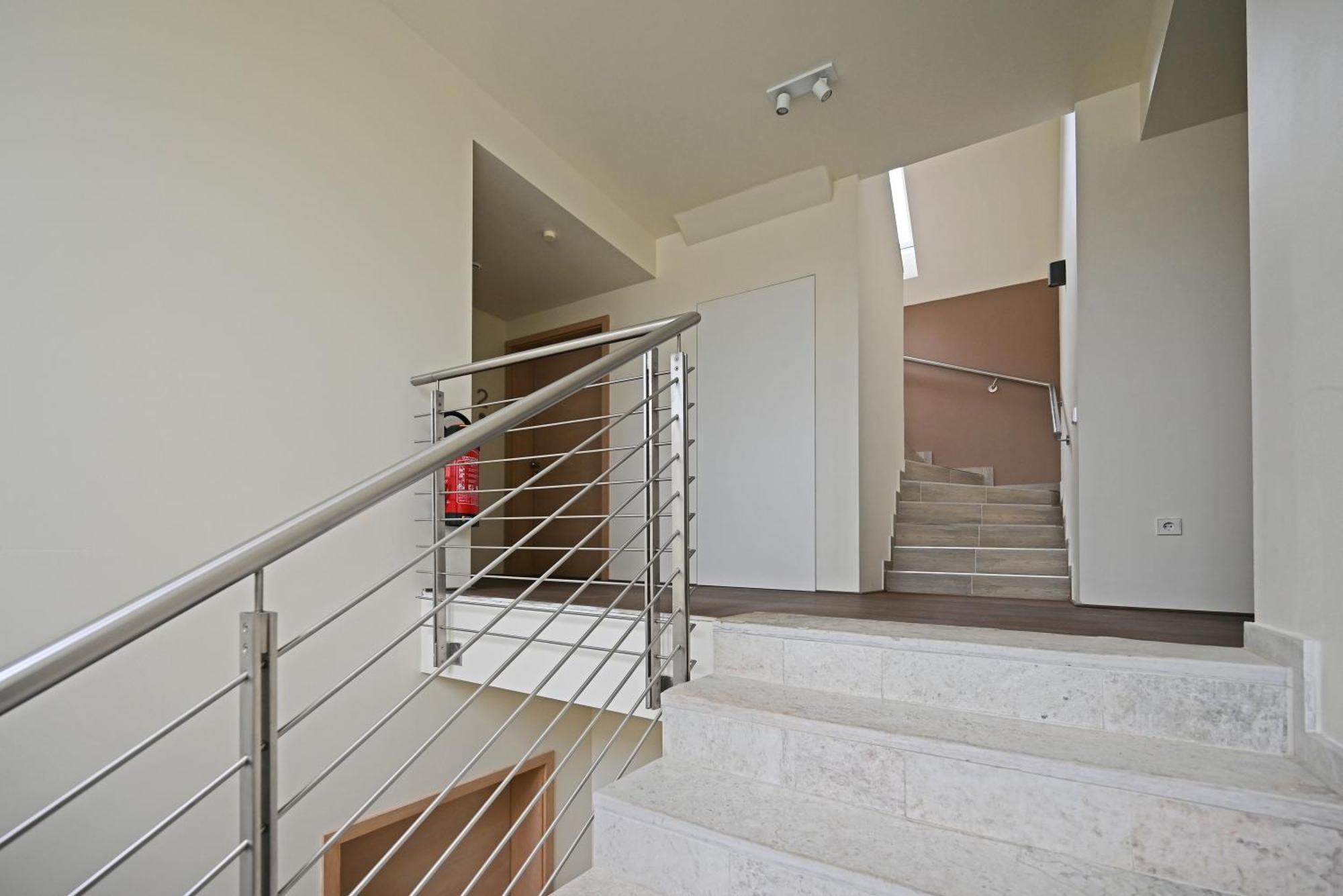 Modernes & Gepflegtes Hotelzimmer Mit Kueche! Bernstadt  Exterior photo